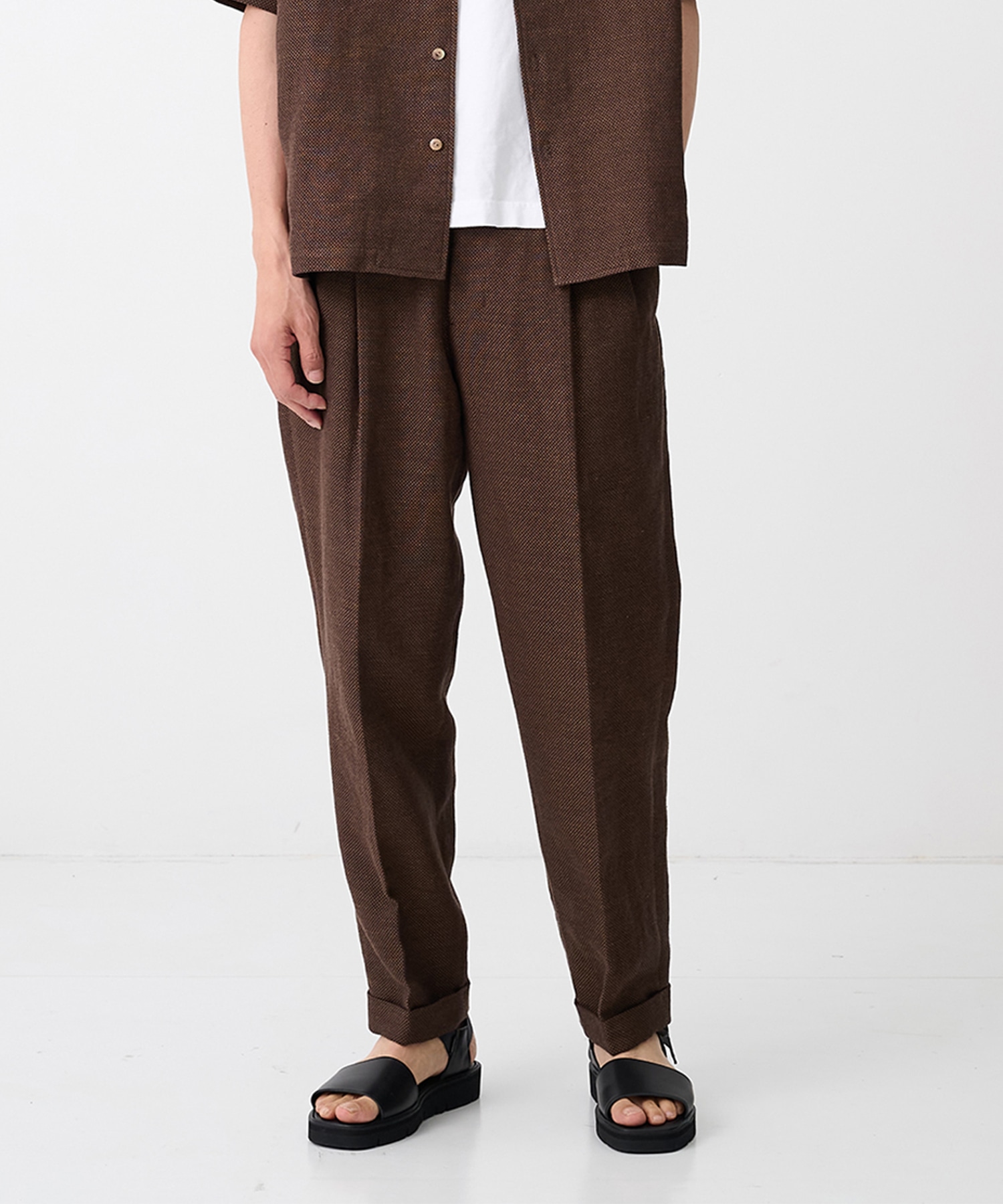 DARK BROWN