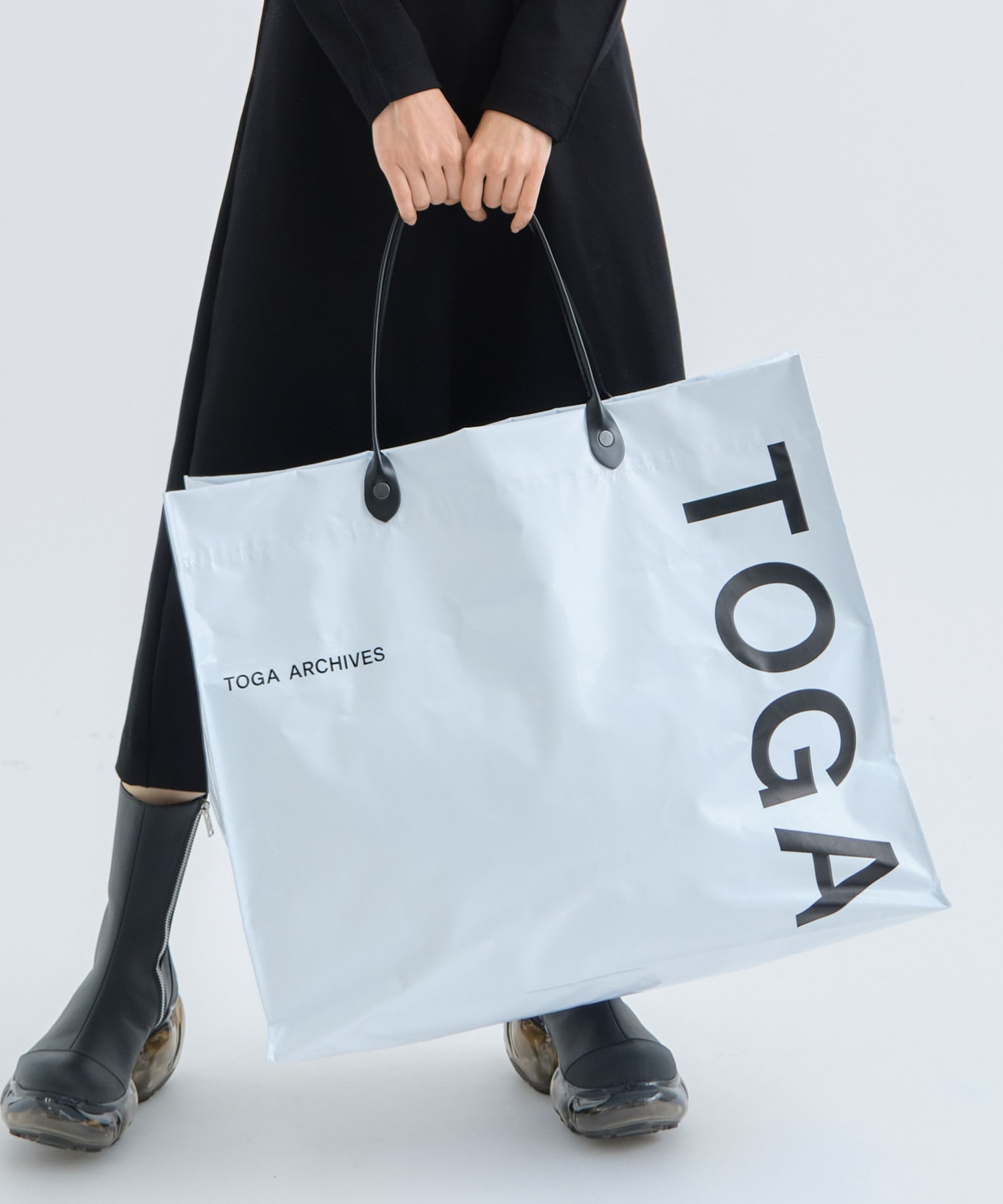 本物新品TOGA PULLA︎レザー型押しトートバッグ バッグ