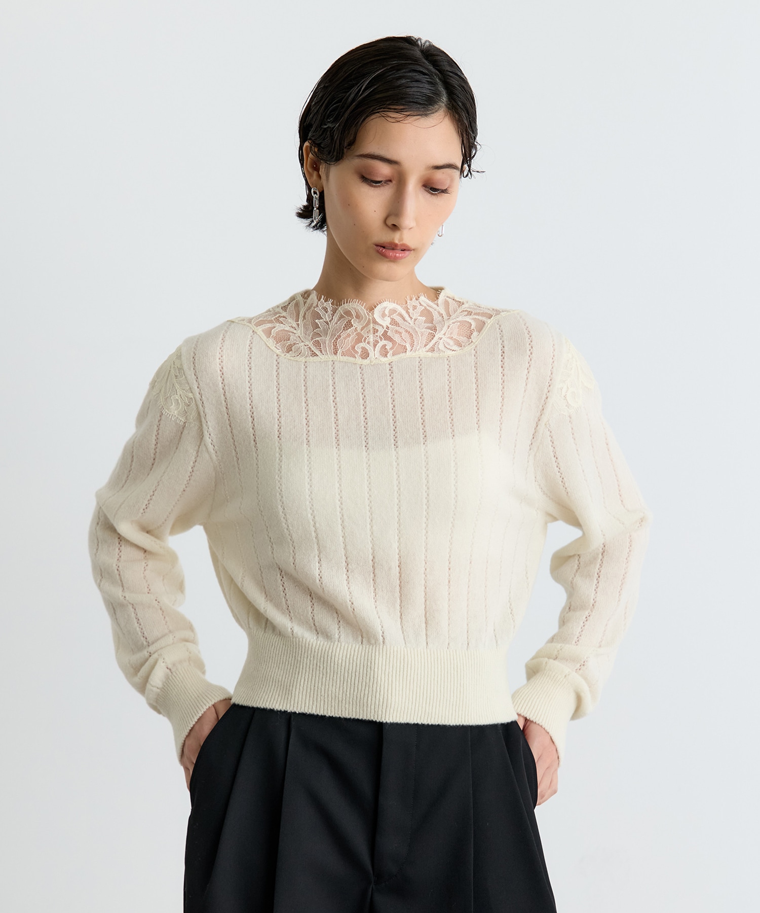 OFF WHITE