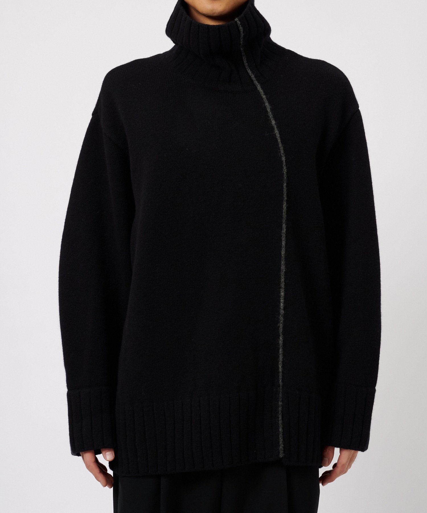 Turtle Neck Knit UJOH HOMME