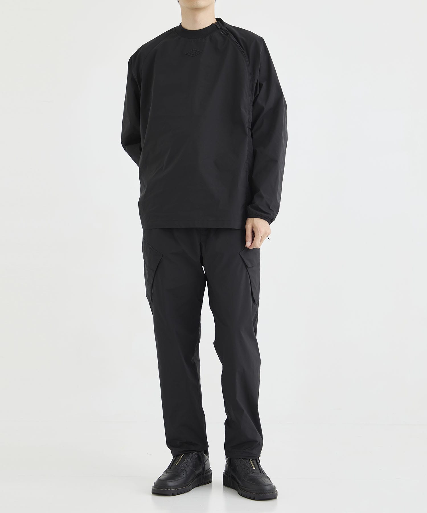 ×UMBRO EASY CARGO PANTS White Mountaineering