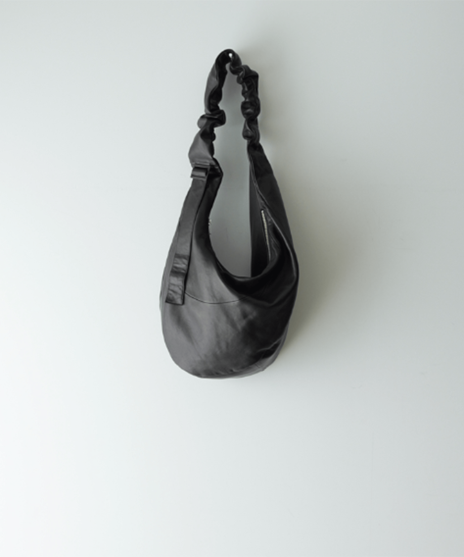 TWIST SHOULDER BAG ssstein