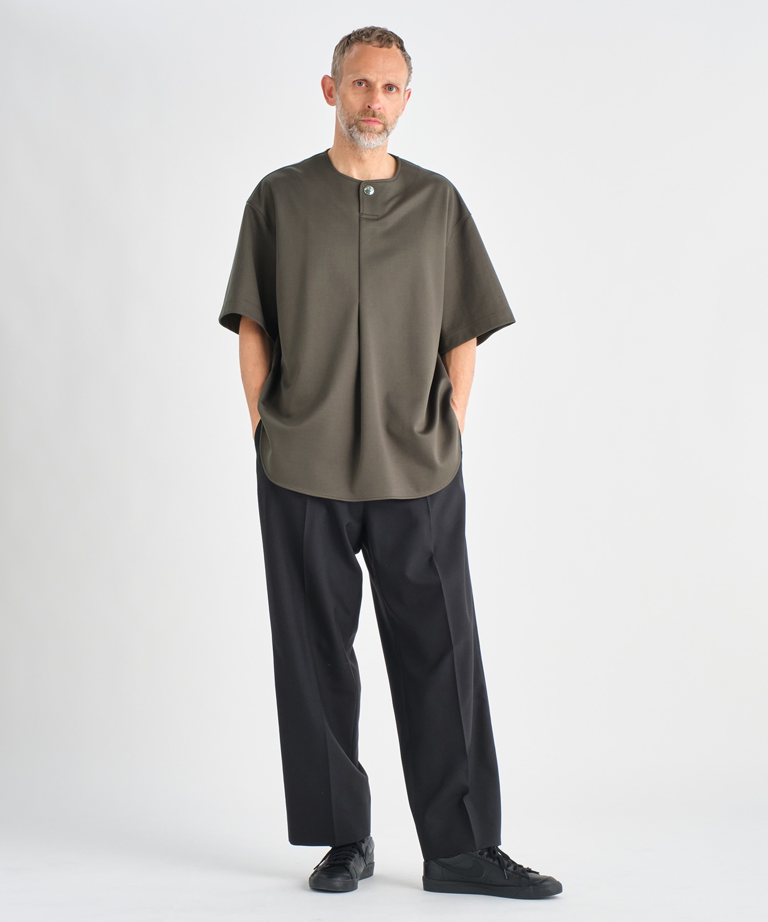 RERACS FRONT TUCK HENLY NECK T-SHIRT THE RERACS