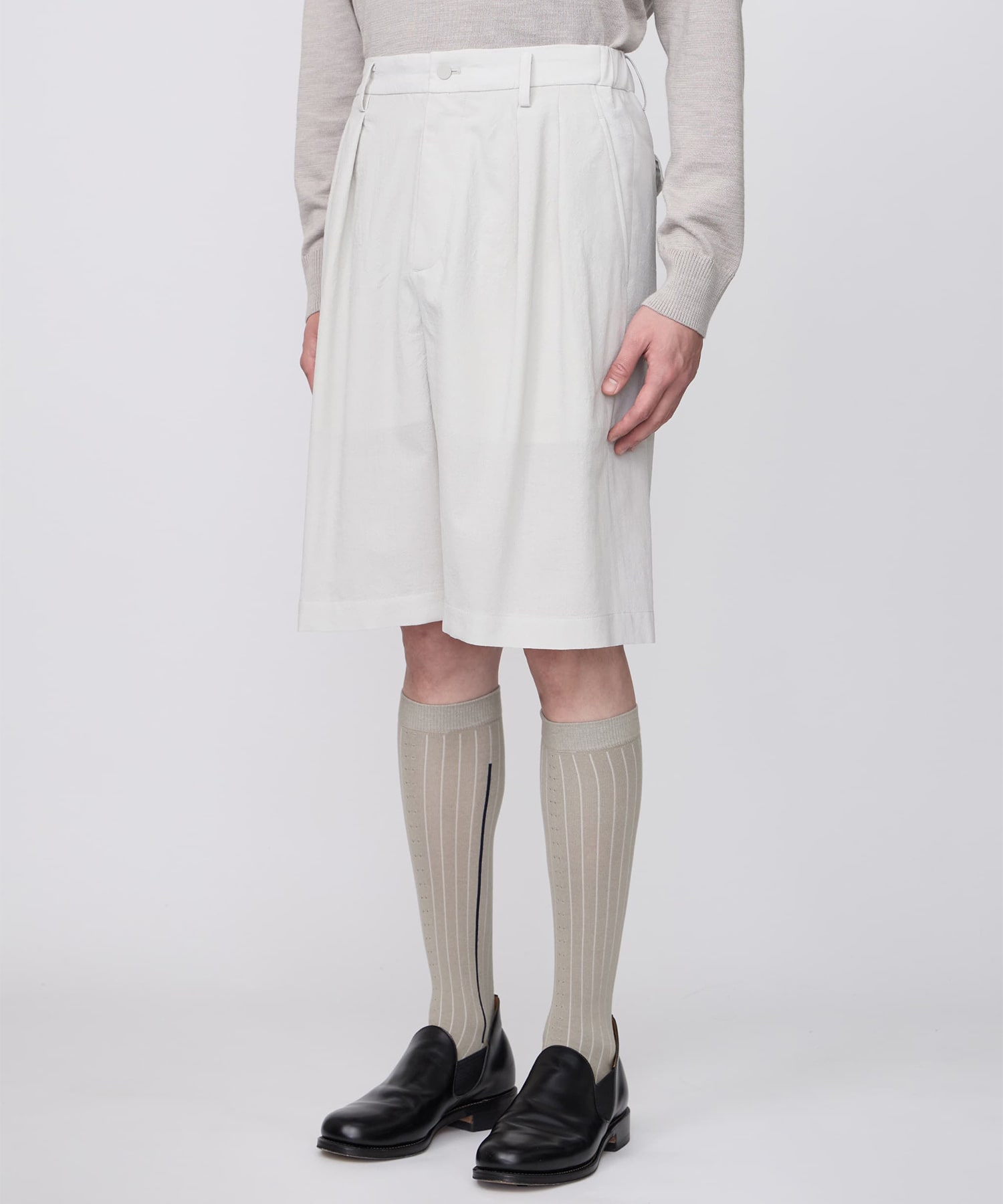 【イレニサ】TWO TUCKS WIDE SHORTS IRENISA