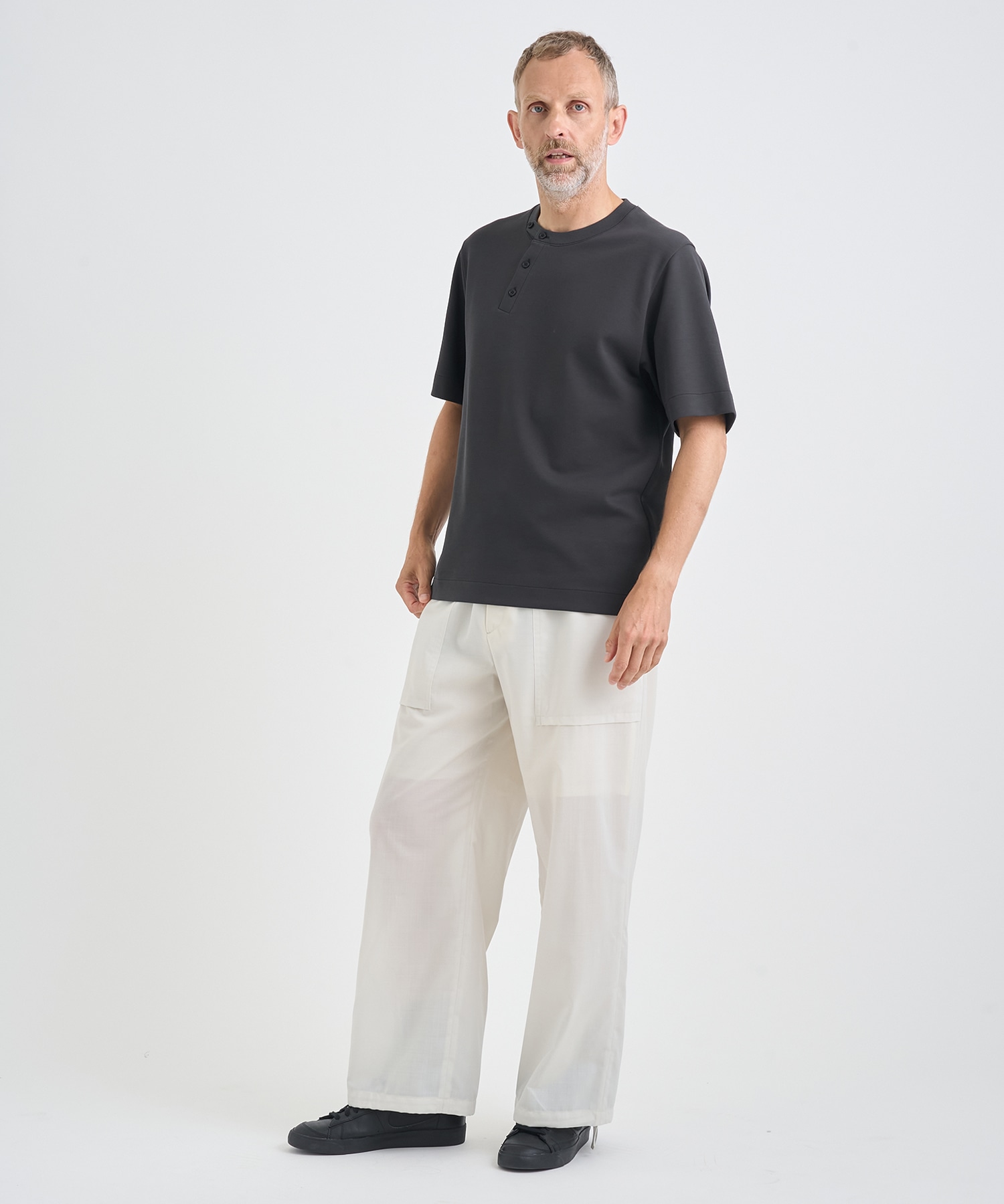 別注LEATHER TAB CREW NECK T-SHIRT IRENISA