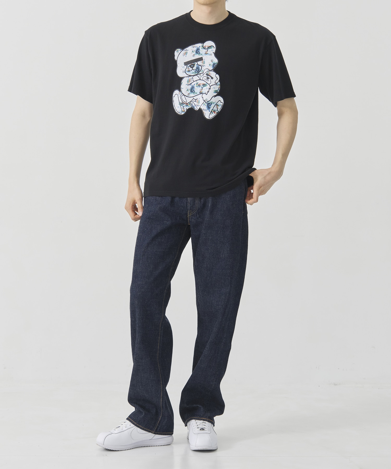 UC1E9811-2 UNDERCOVER