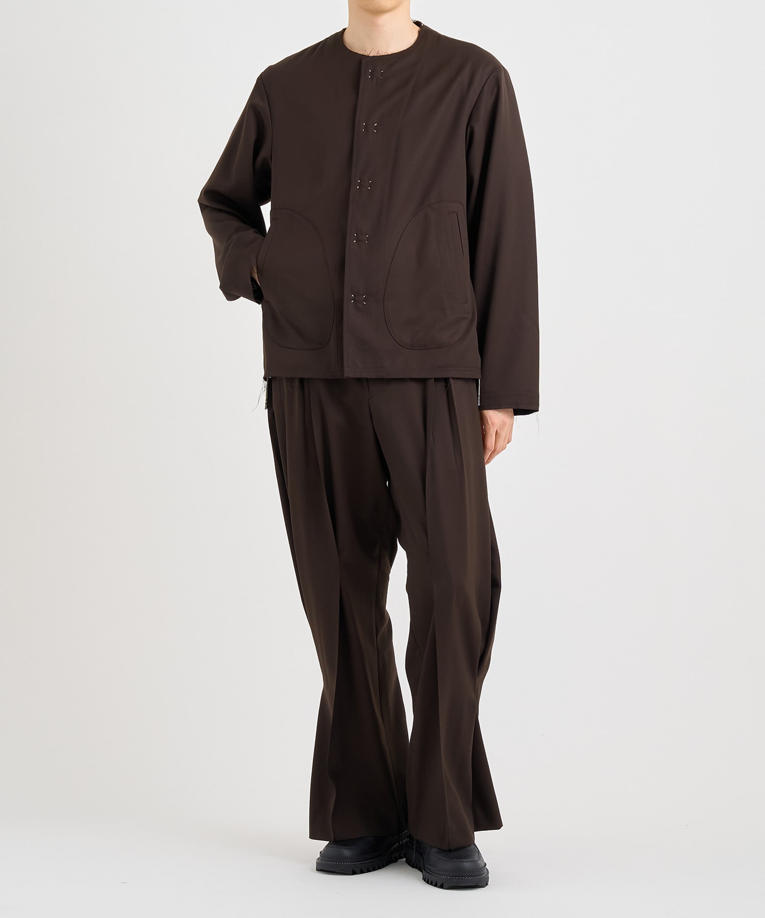 Tuck-detail pants KHOKI