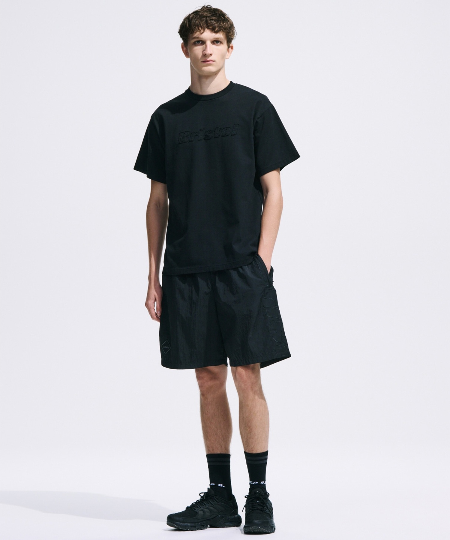 FCRB-260051 BIG LOGO NYLON EASY SHORTS F.C.Real Bristol