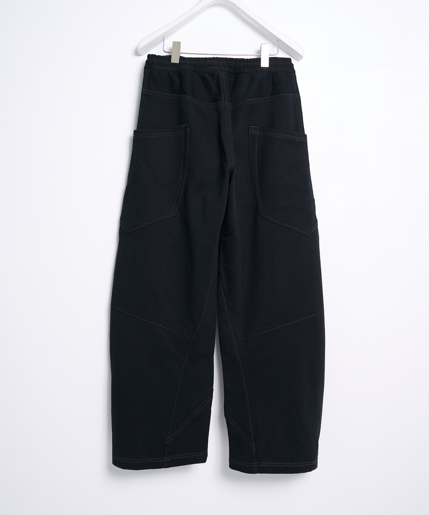 26fw-p-13 3D cutting sweat pants KHOKI