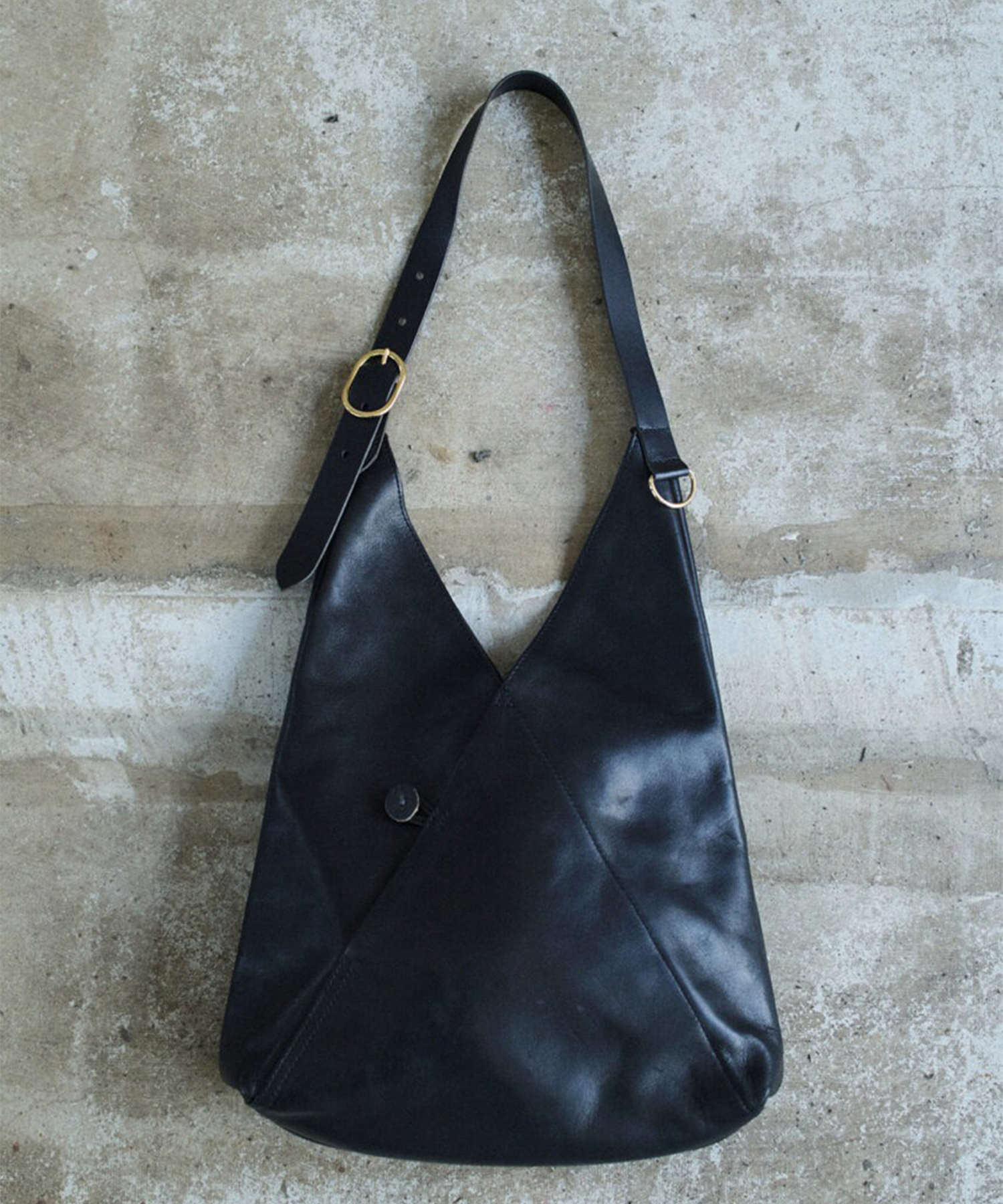 Hobo Bag orse Wax Post Production