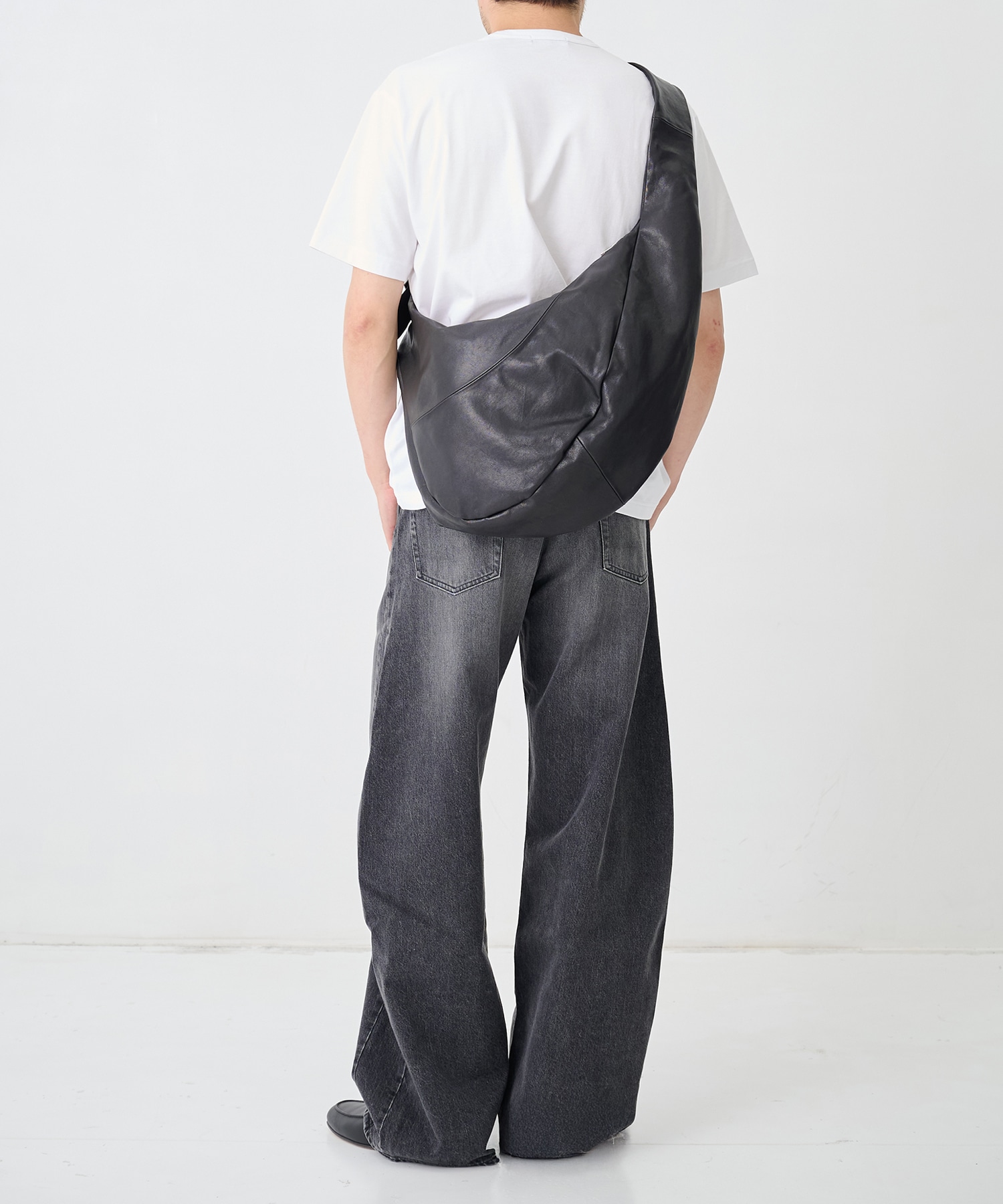 シュタイン】ST.1679 GOAT LEATHER TWIST SHOULDER BAG | SSSTEIN