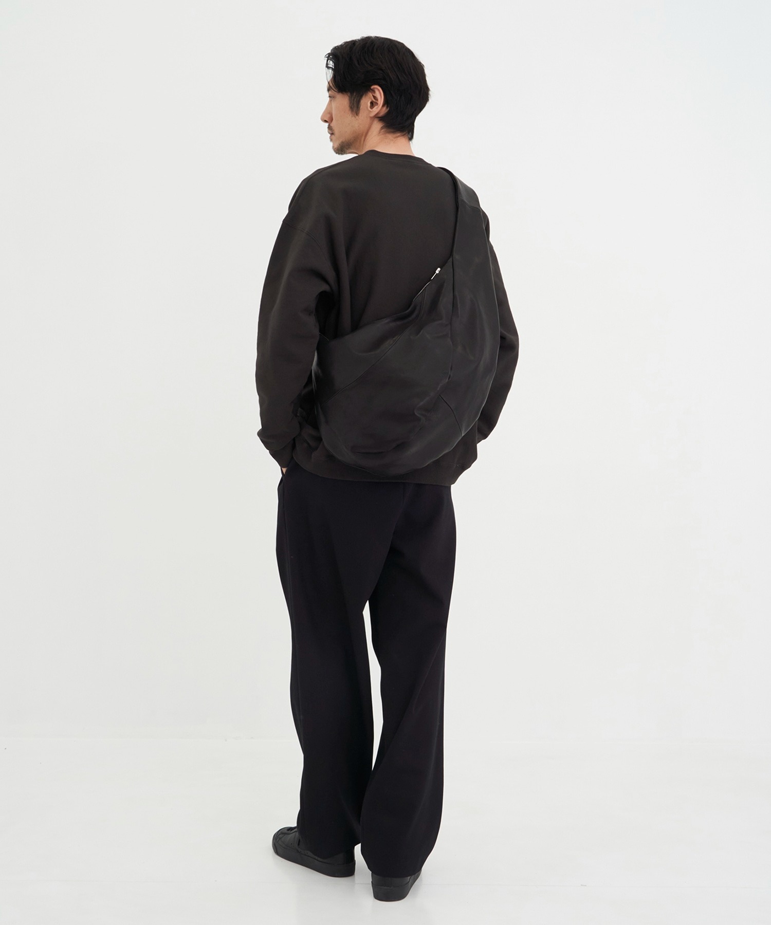 【シュタイン】ST.1679 GOAT LEATHER TWIST SHOULDER BAG ssstein