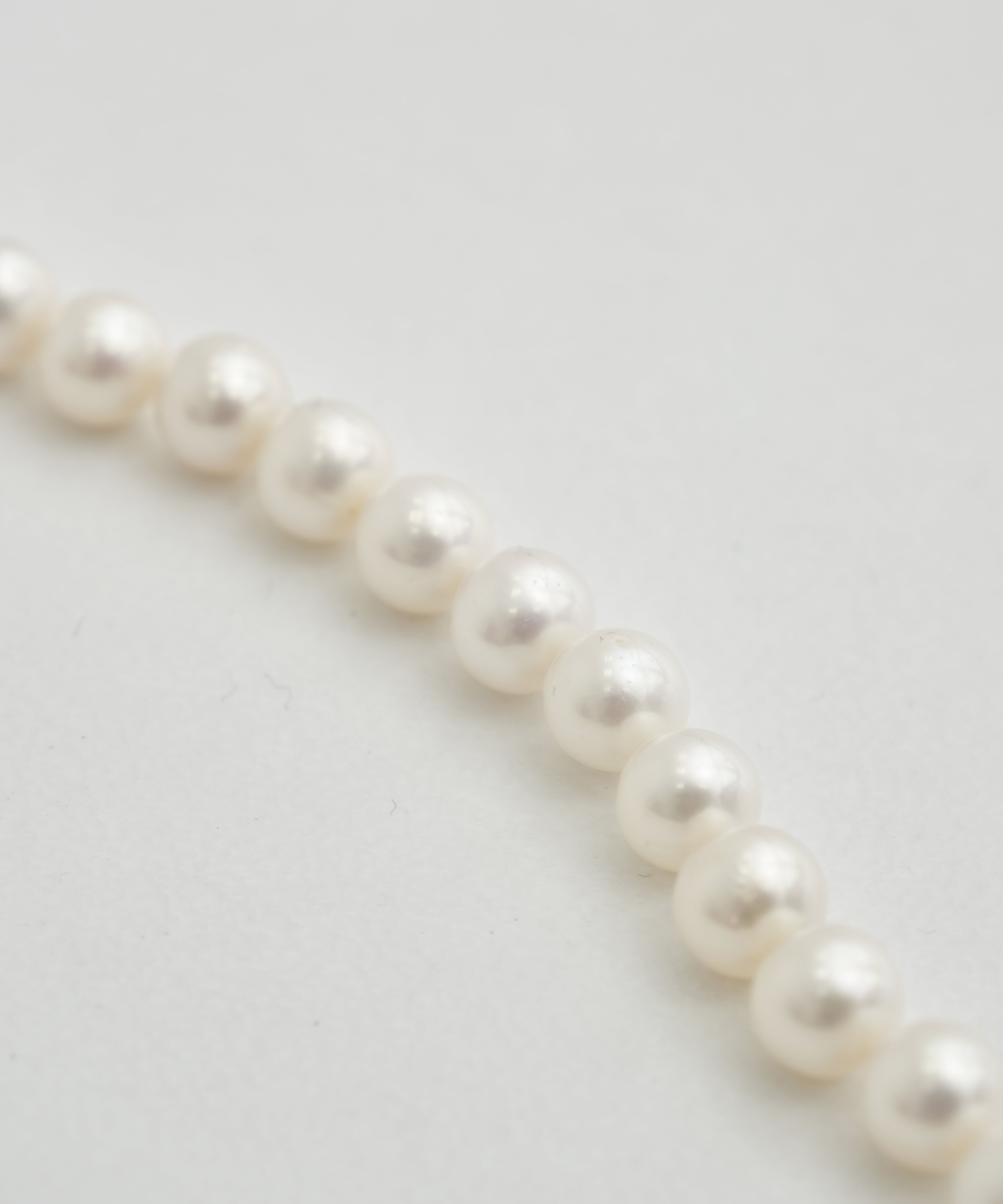 Genderless pearl necklace Bijou de M