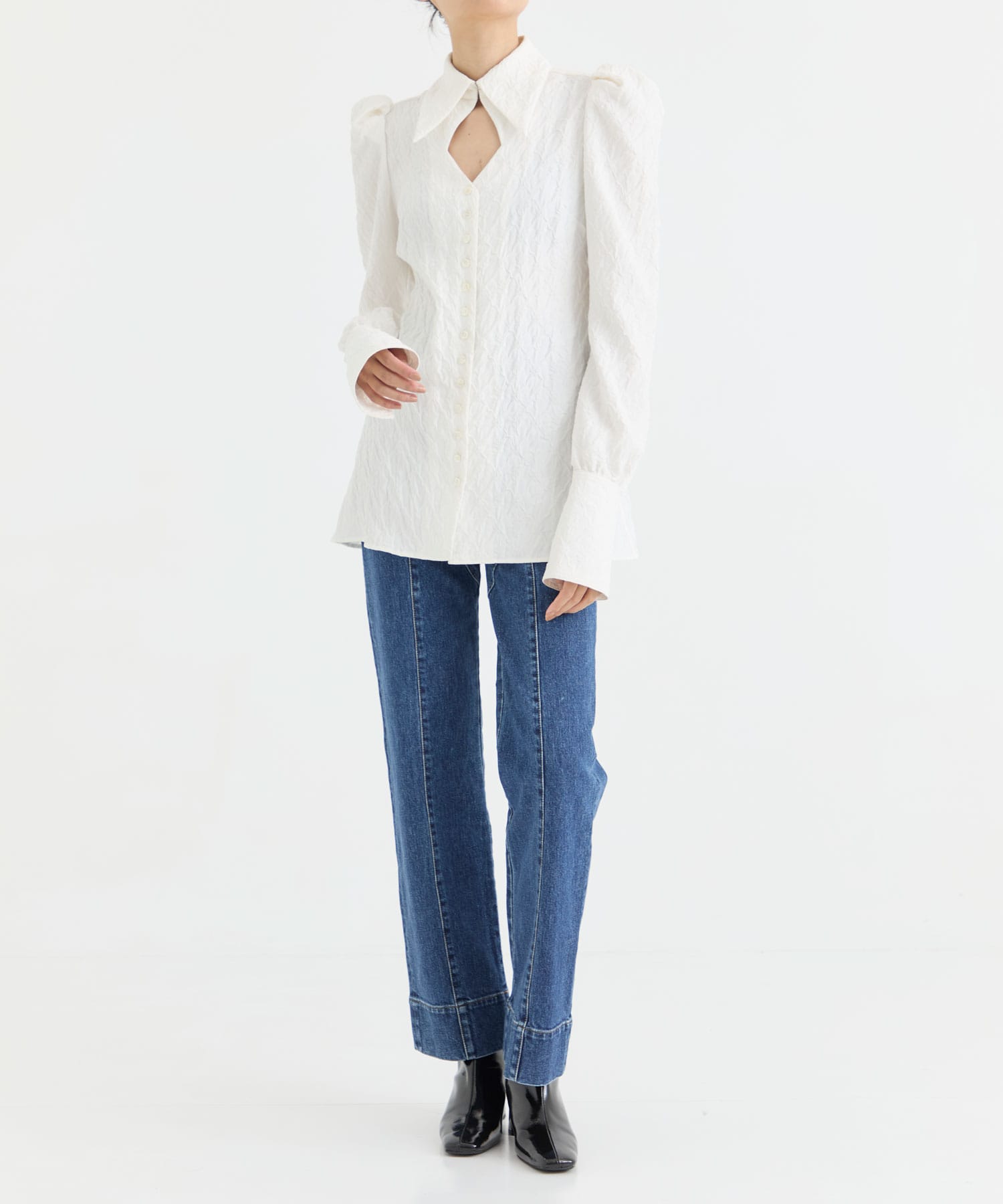 PUFF-SLEEVED  FLORAL EMBOSSED SHIRT FETICO