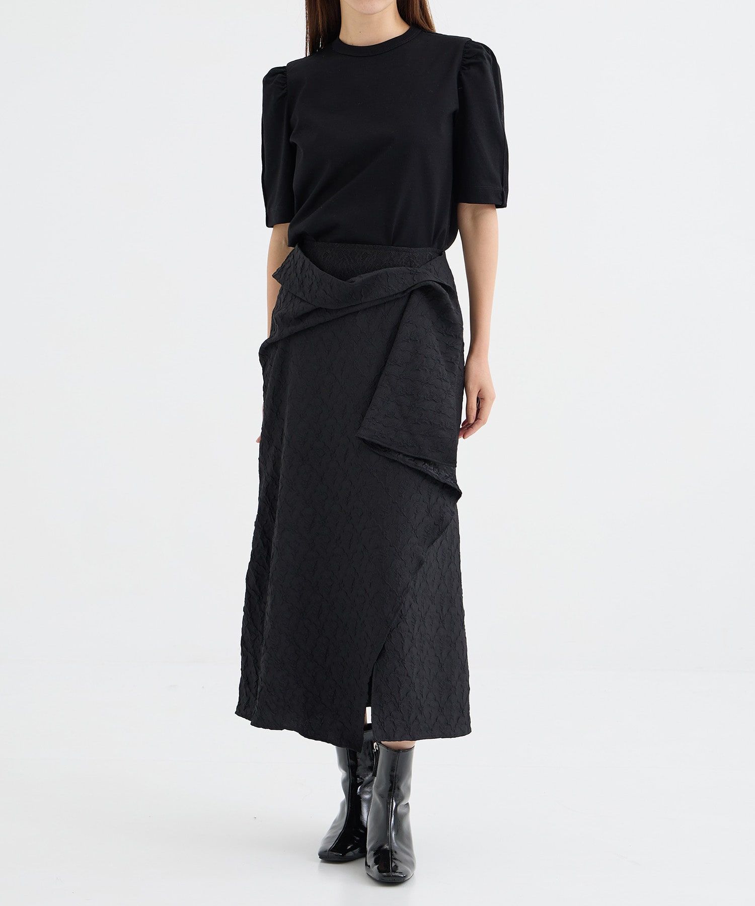 FLORAL EMBOSSED DRAPED SKIRT FETICO