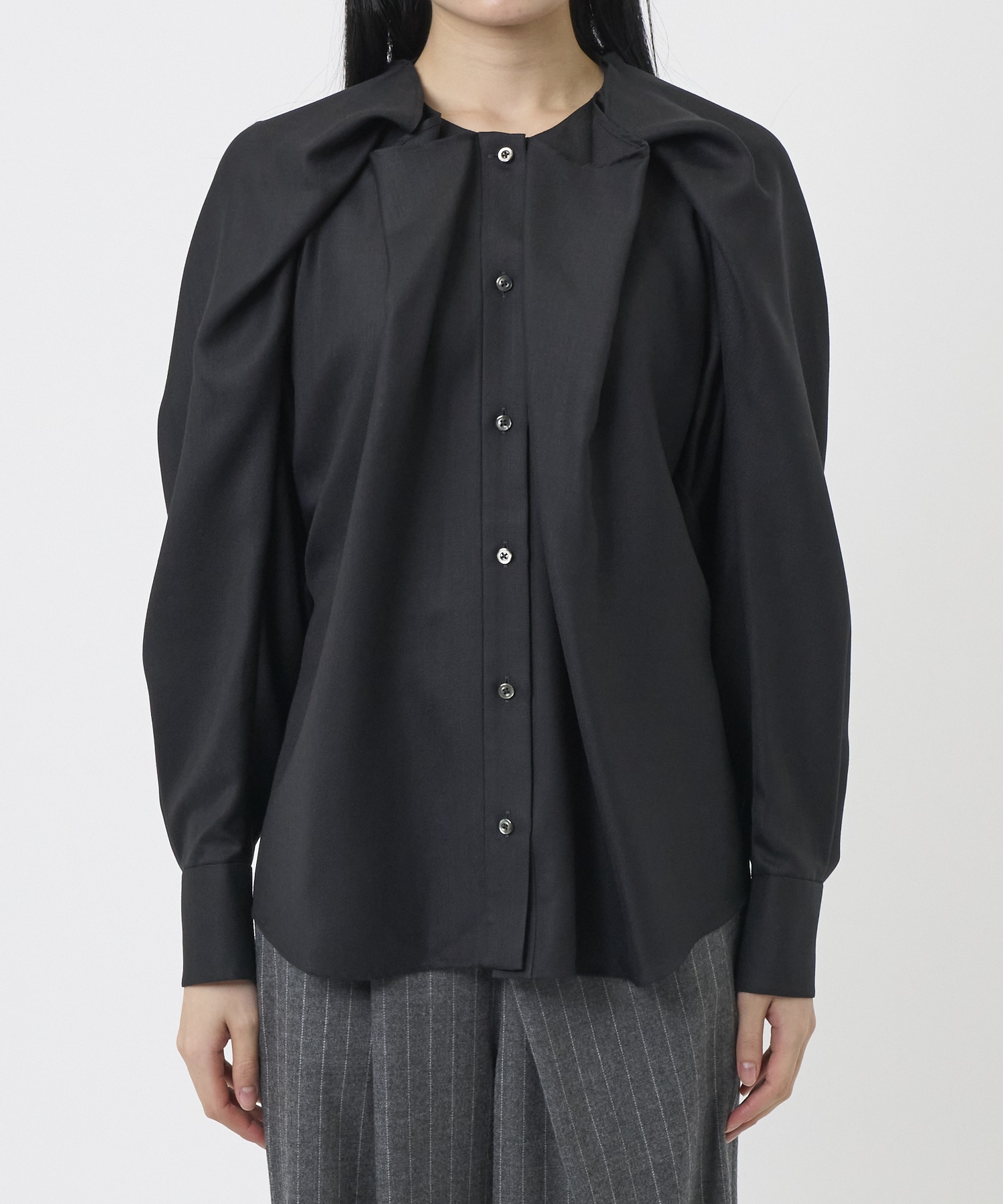 NECK TUCK BLOUSE support surface