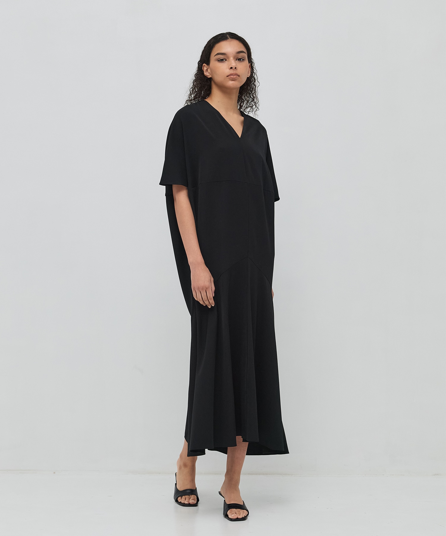 Aura dress BK AKIRANAKA