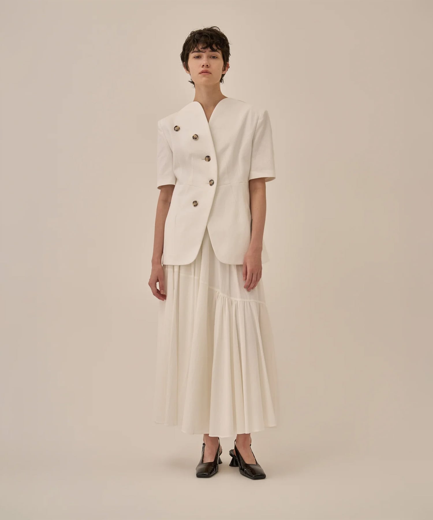 Sesilia half sleeve jacket AKIRANAKA