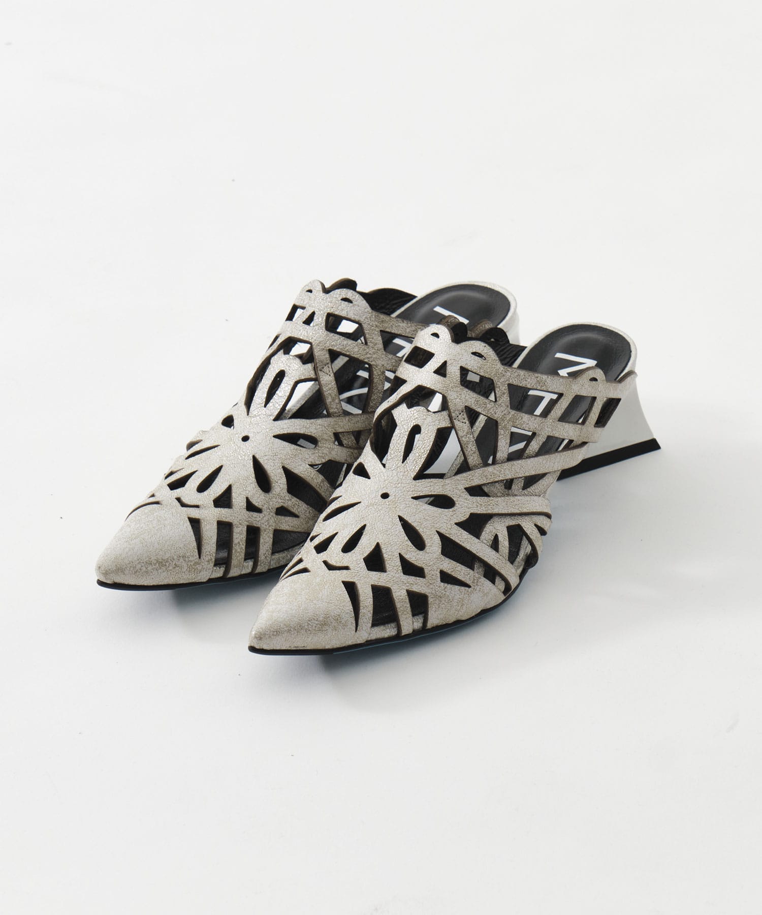 laser cutting sandal MANA