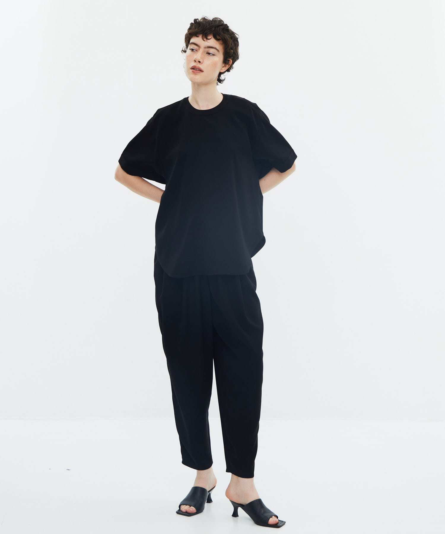 MANY-TUCK COCOON-PANTS ENFOLD
