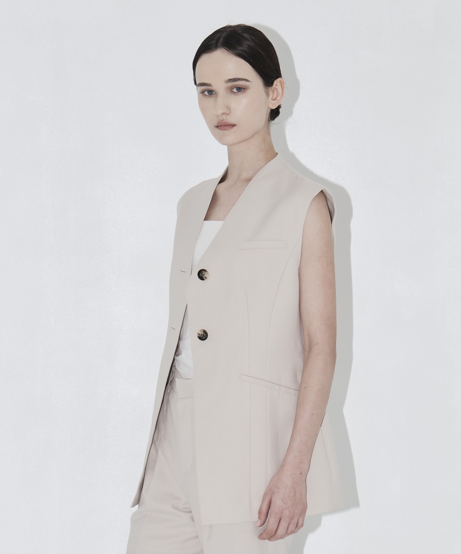 EX.V Neck Gilet AKIRANAKA