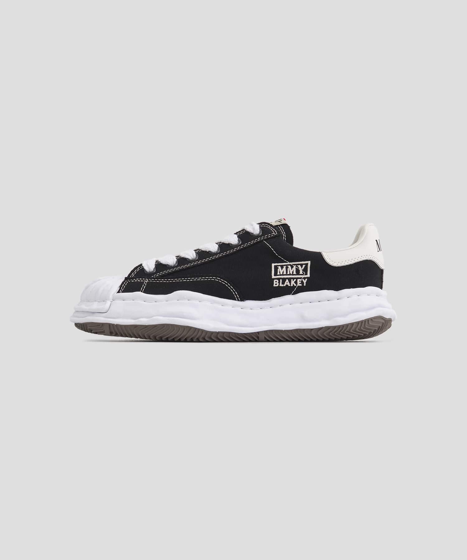BLAKEY Low original sole canvas low-top sneakers Maison MIHARA YASUHIRO