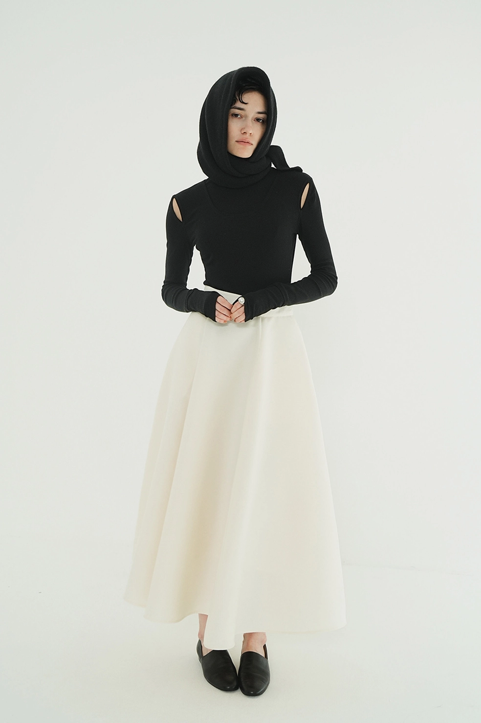 LAYERED SHOULDER CUT TOPS CLANE