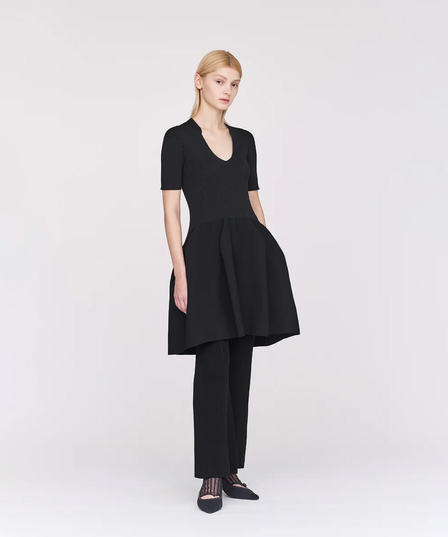 SOFT PORTRAIT TIGHT FLARE PANTS CFCL