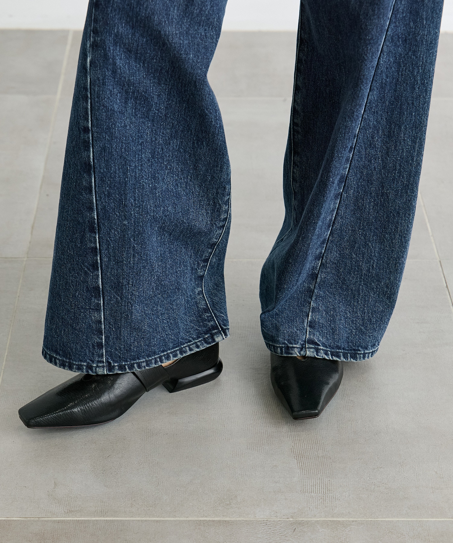 Square-toe Buckle　Shoes MANA