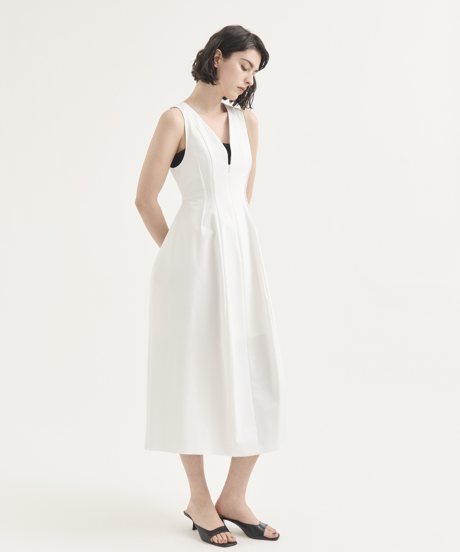 Arch Pattern Cut One-Piece RITAN