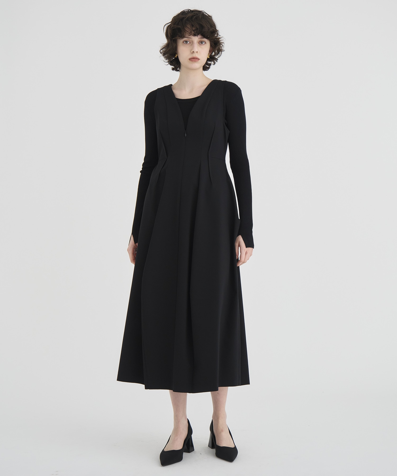Arch Pattern Cut One-Piece RITAN