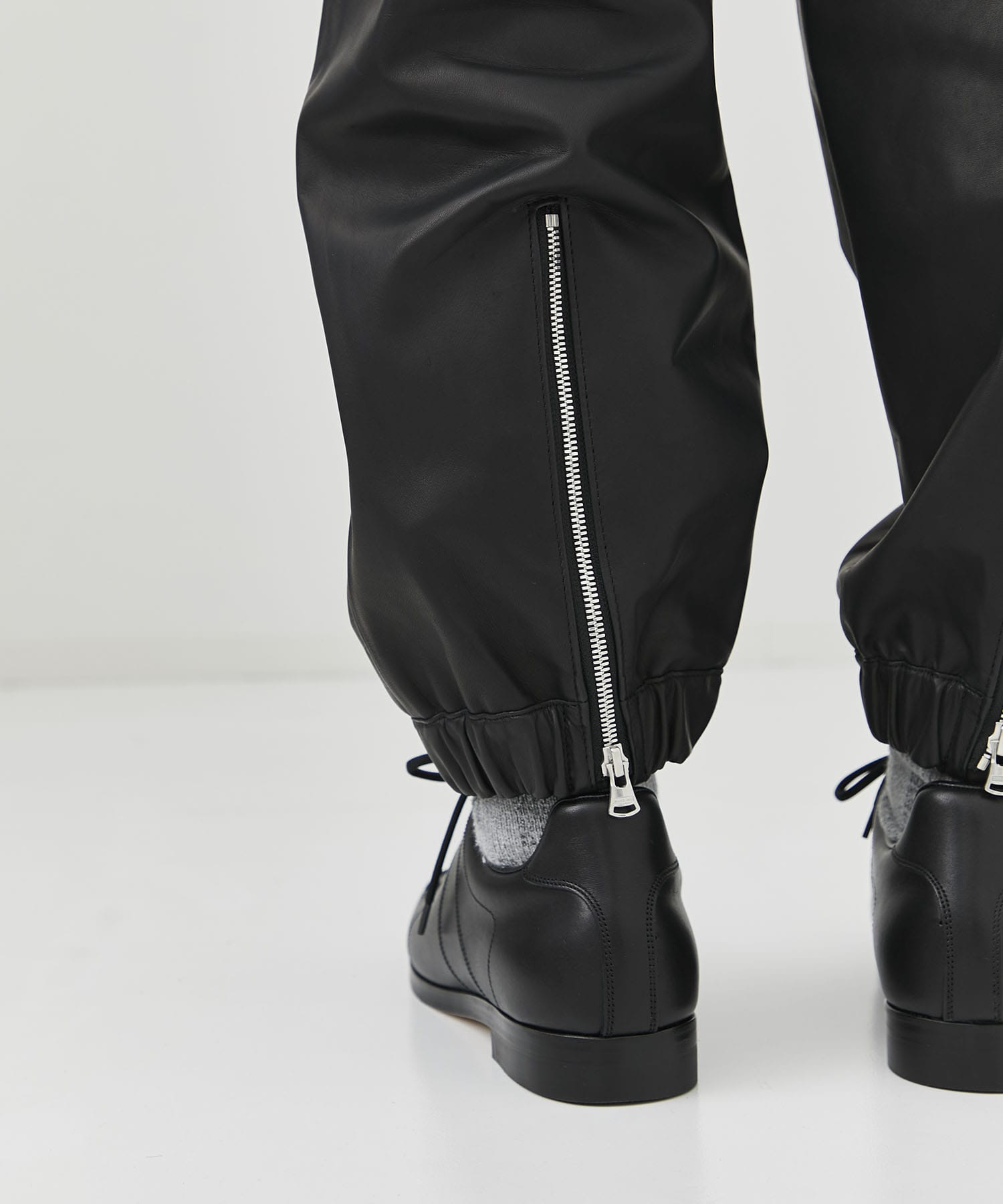 FURNITURE LEATHER PANTS(S BLACK): ISAMU KATAYAMA BACKLASH: MEN