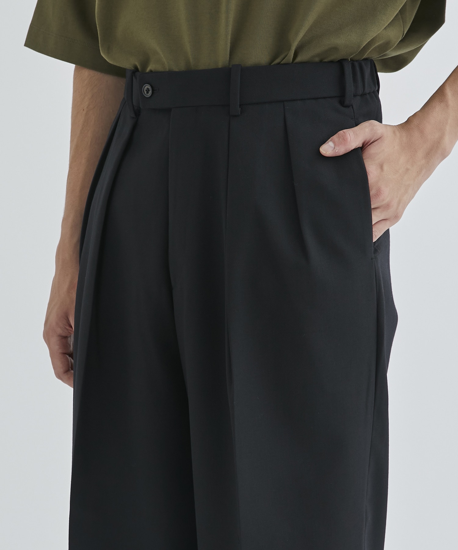 DOUBLE PLEATED TROUSERS MARKAWARE