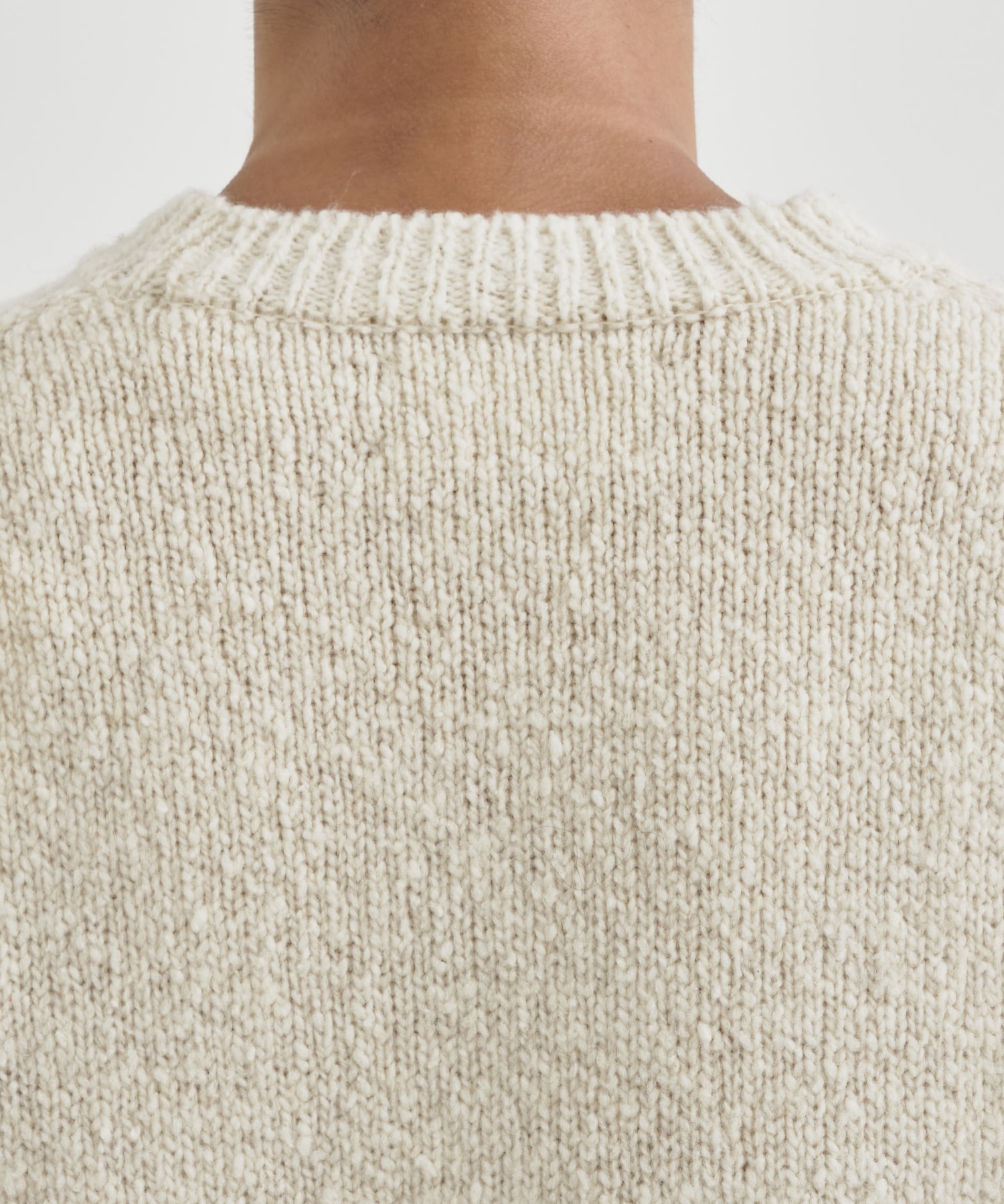 CONTINUOUS LINE EMBROIDERY SWEATER ｜ YOKE