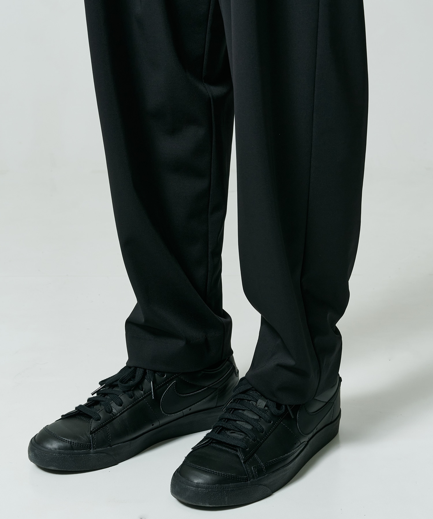 Light Matte Stretch Jersey Wide Tapered Pants THE TOKYO