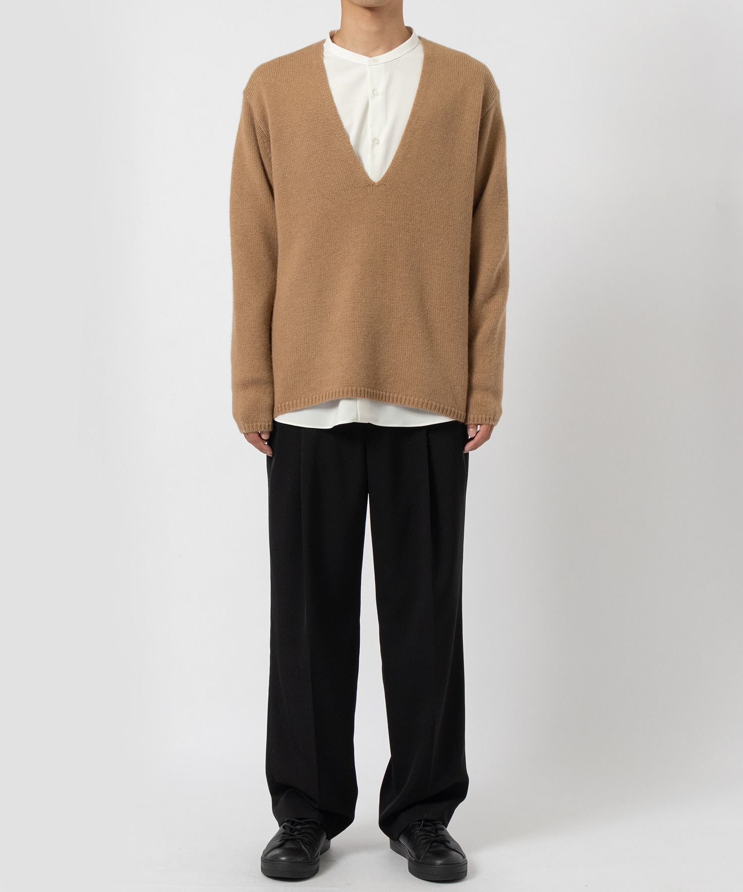 Natural camel Deep V-neck sweater walenode