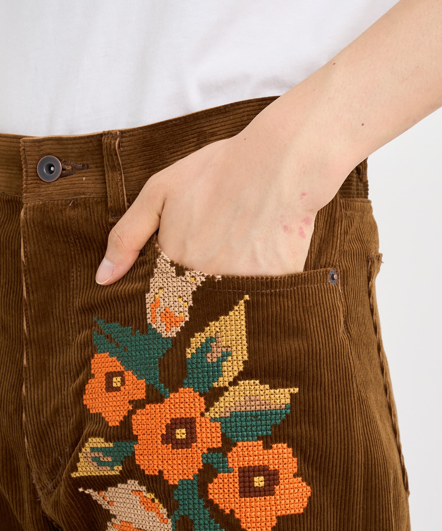 Embroidery-design pants | KHOKI