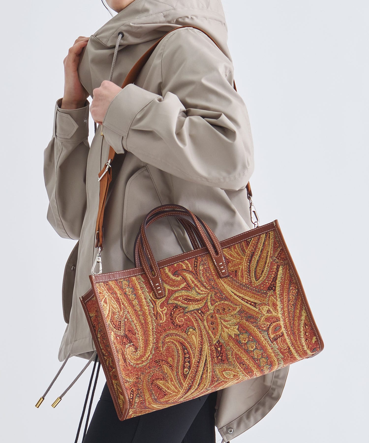 BREAD M ORANGE PAISLEY A VACATION