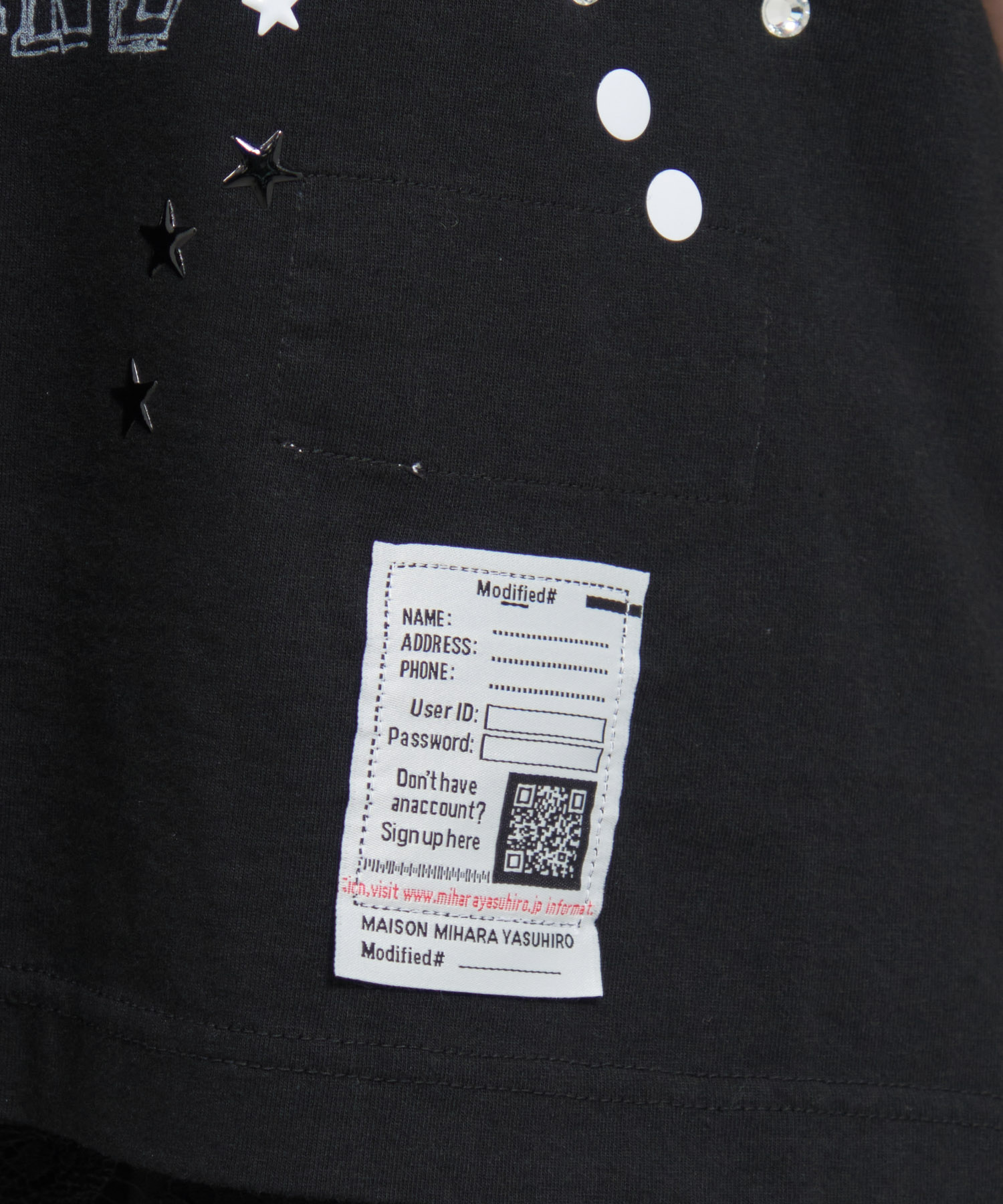 EMBELLISHED DISTRESSED TEE Maison MIHARA YASUHIRO