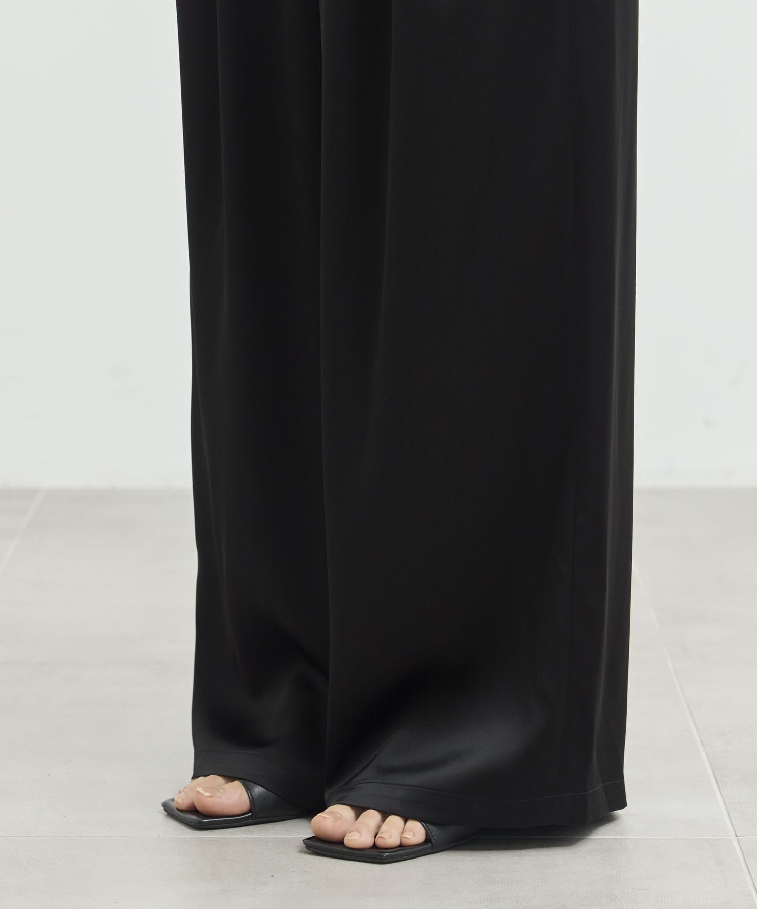 GATHER WIDE-TROUSERS ENFOLD