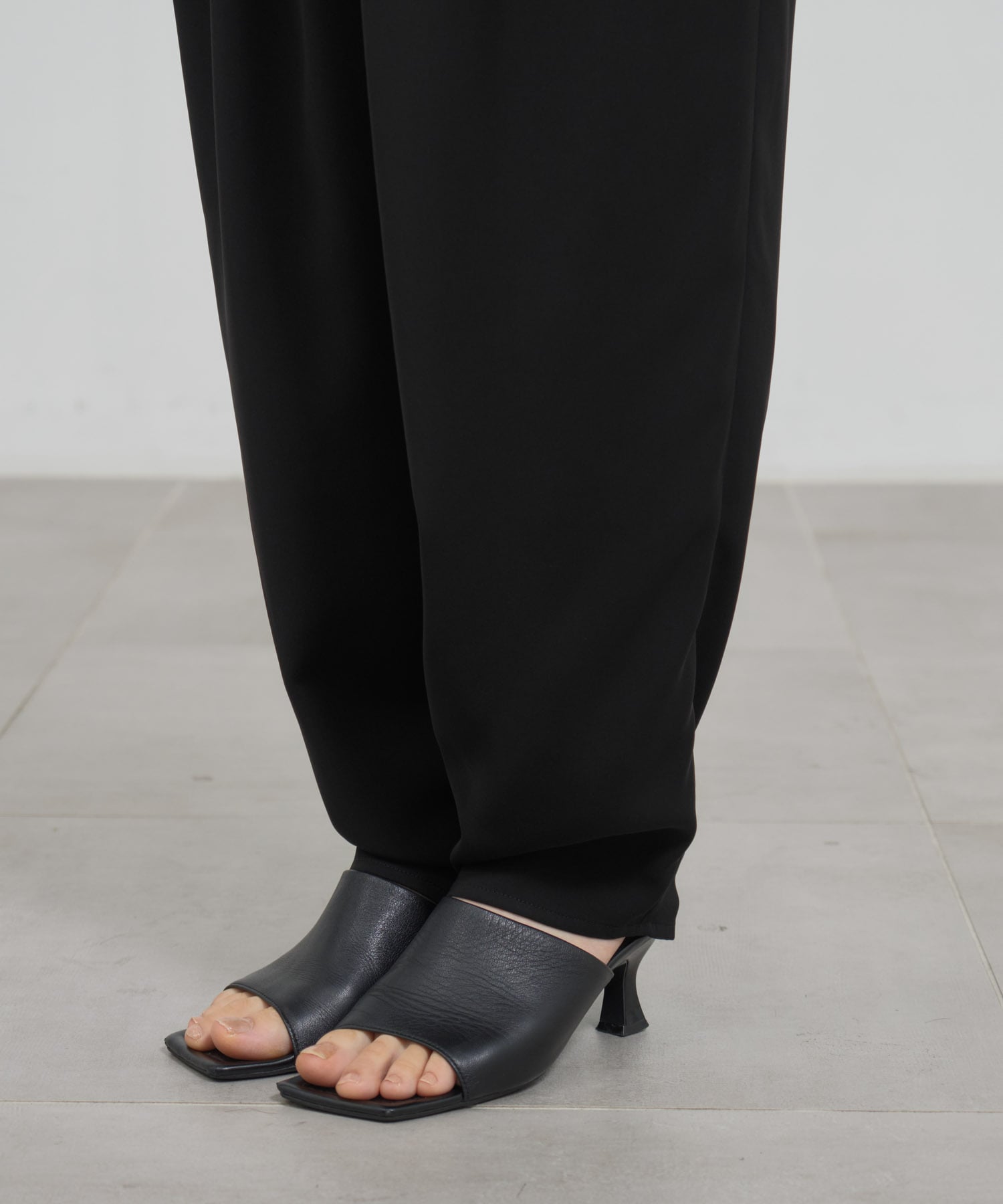 MANY-TUCK COCOON-PANTS｜ENFOLD（エンフォルド）正規取り扱い