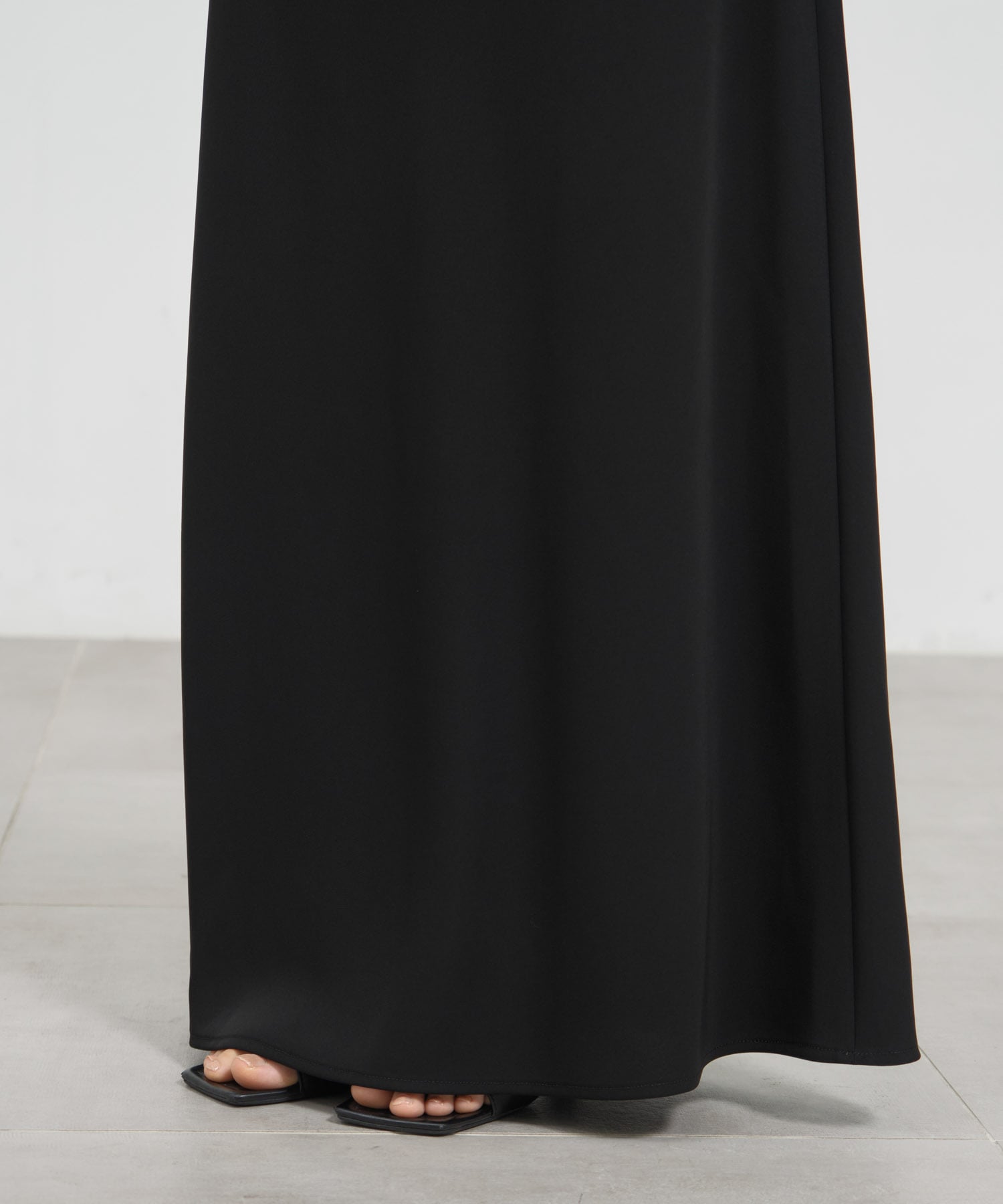 SEMI-FLARE SKIRT ENFOLD
