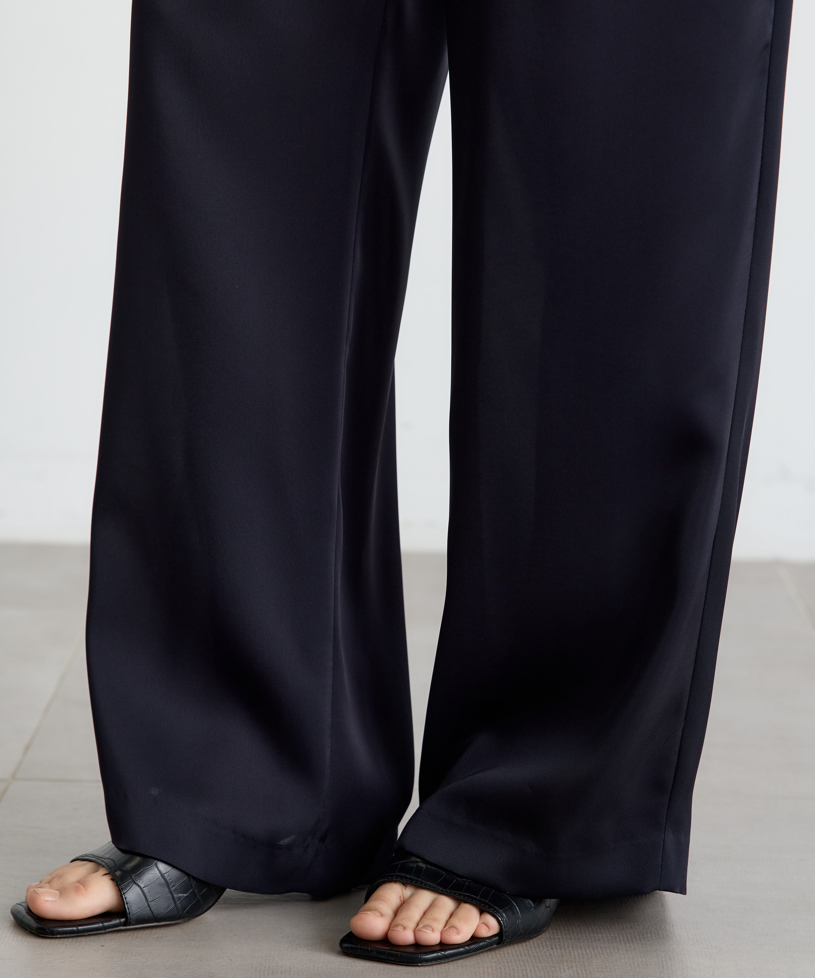 Satin Straight Pants THE TOKYO