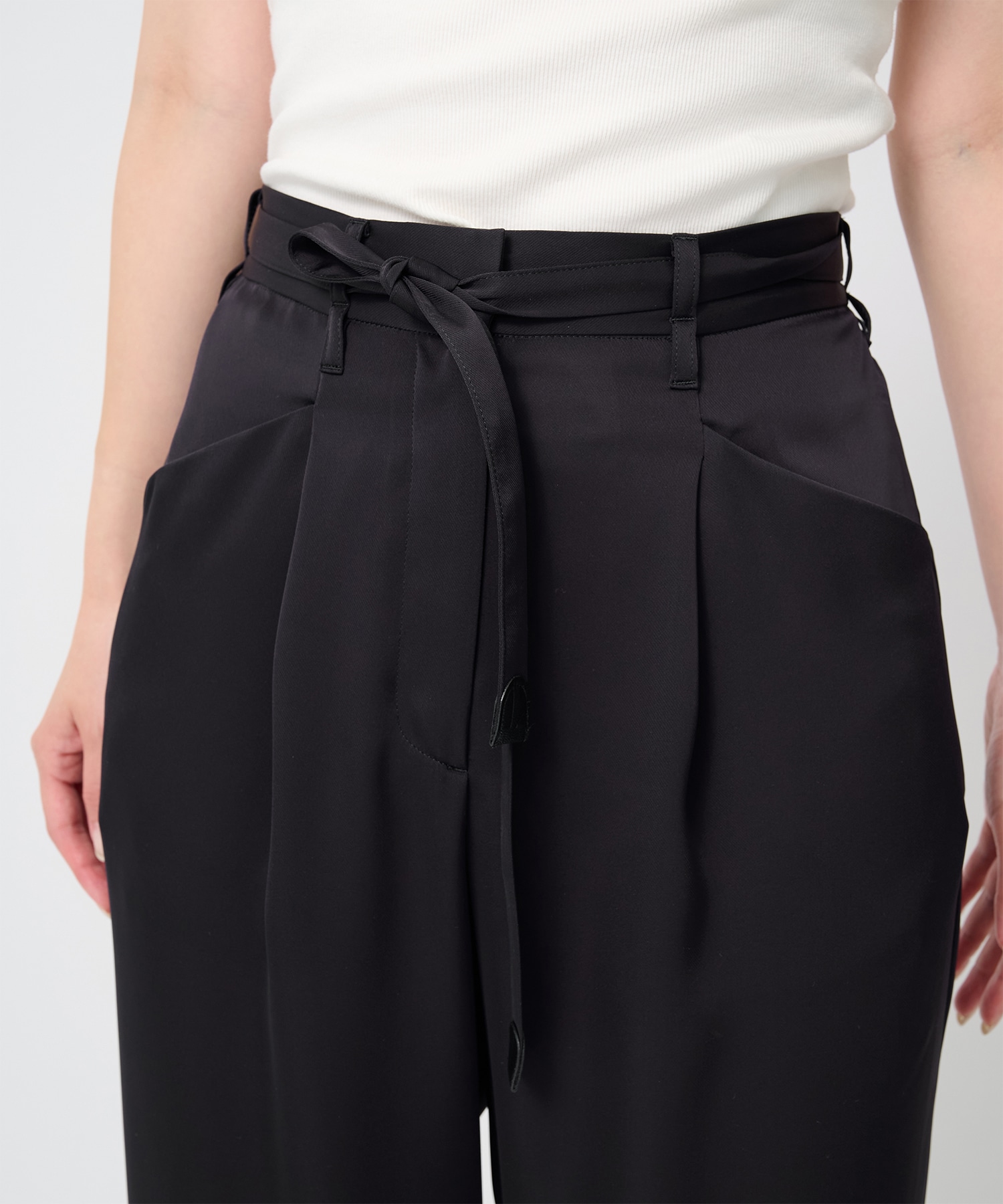Satin Straight Pants THE TOKYO