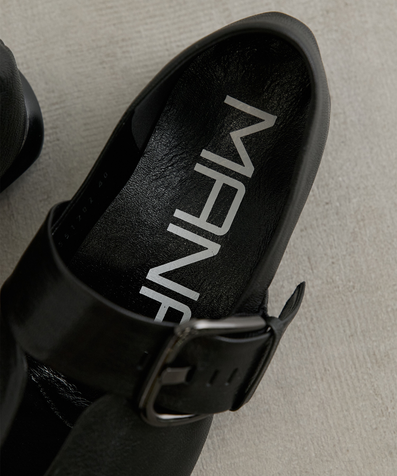 Square-toe Buckle　Shoes MANA