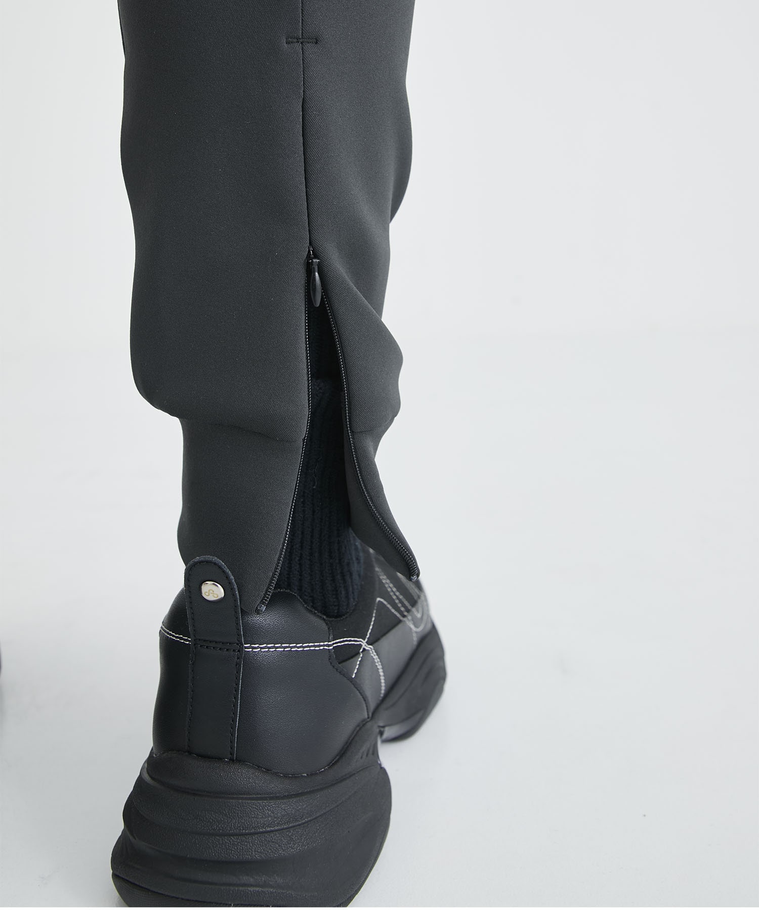 STRETCH SMOOTH ZIP JOGGER TROUSERS ATTACHMENT