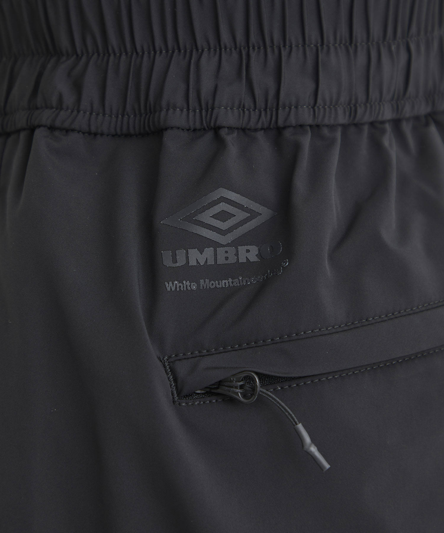 ×UMBRO EASY CARGO PANTS White Mountaineering