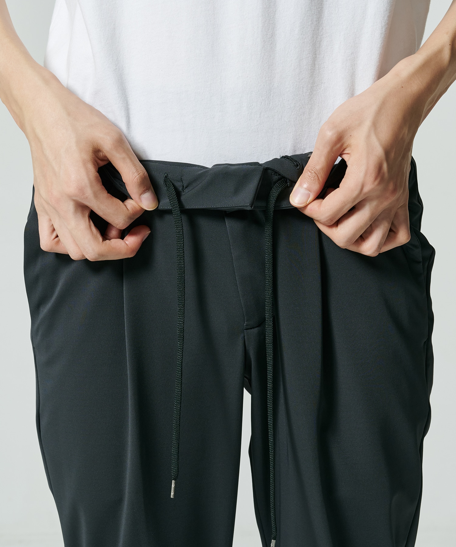 Light Matte Stretch Jersey Tapered Pants THE TOKYO