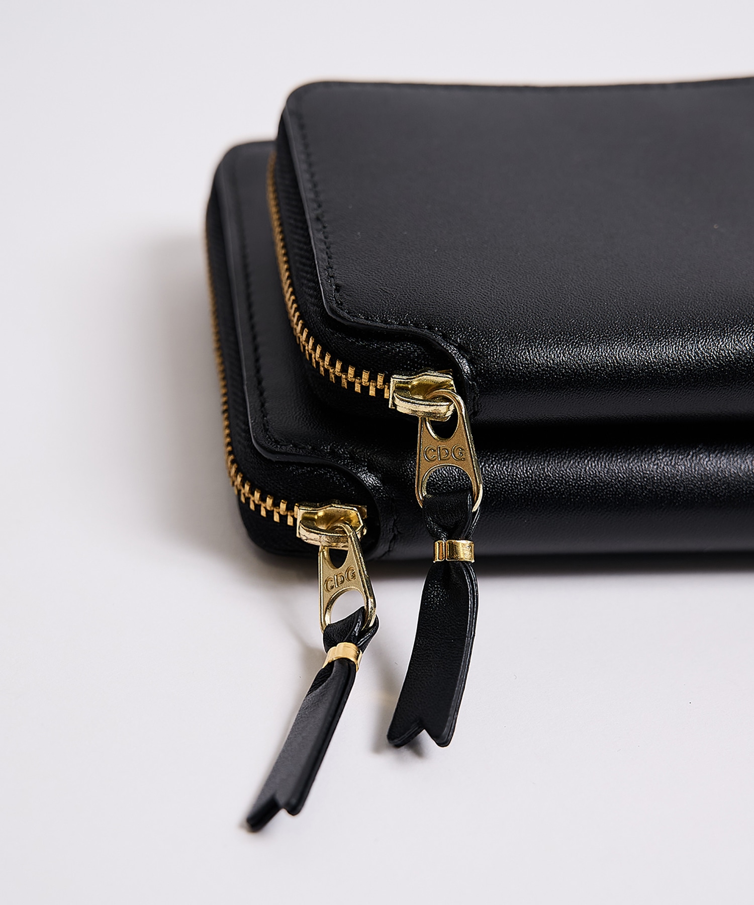 OUTSIDE POCKET FOLD ZIP WALLET Wallet Comme des Garcons