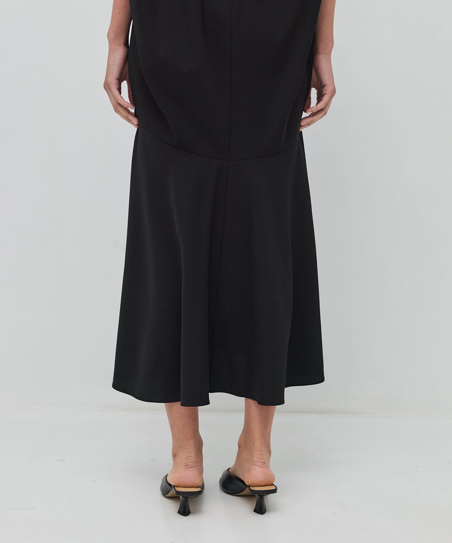 Aura dress BK AKIRANAKA